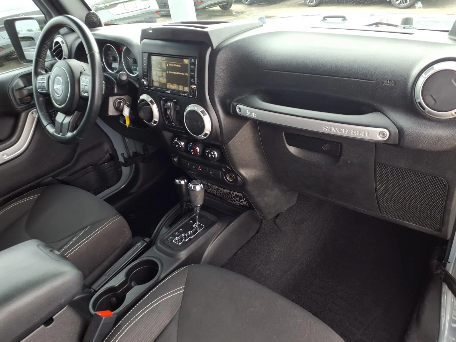 Used 2014 Gray Jeep Unlimited Sahara image 14