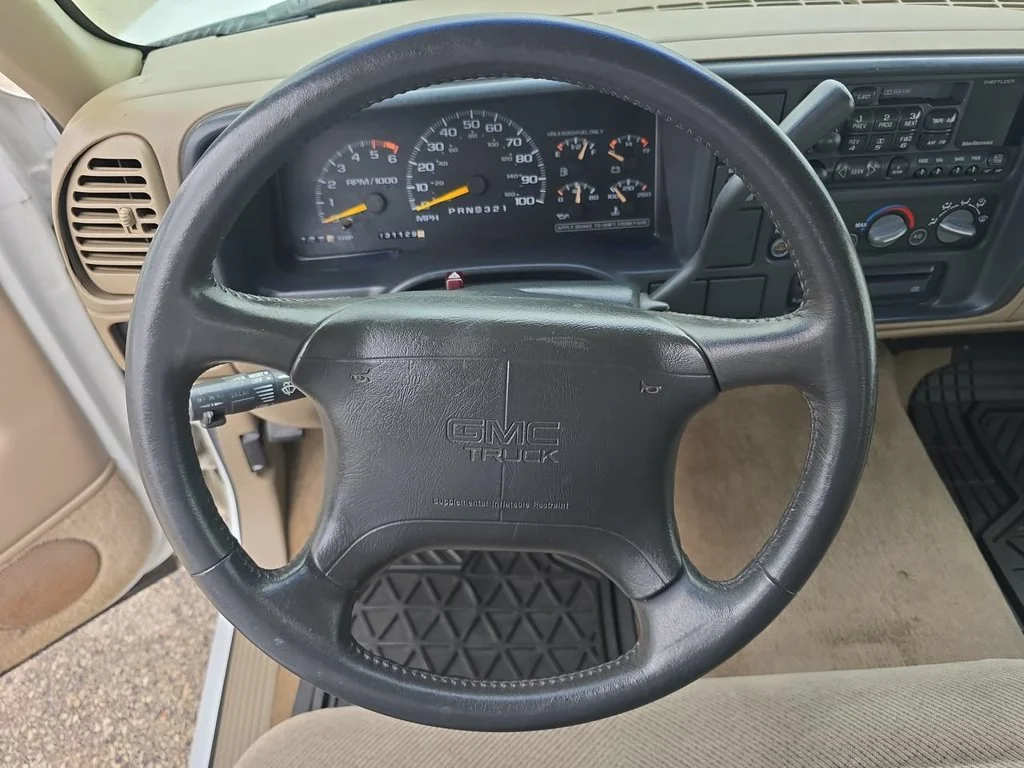 Used 1996  GMC SL image 11