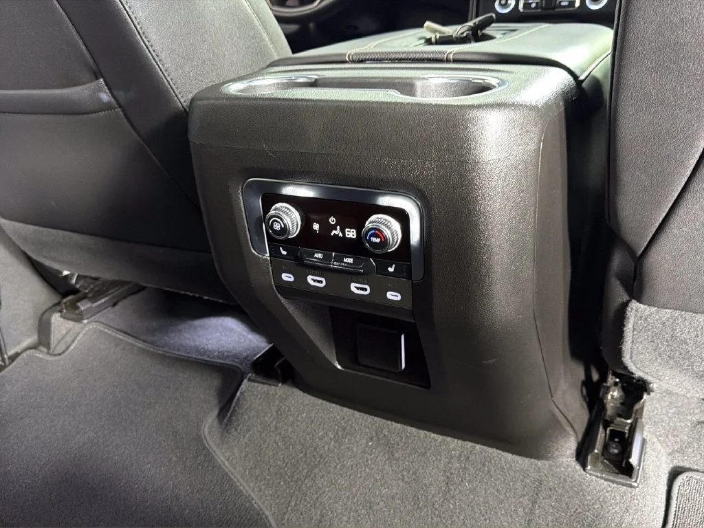 Certified Used 2023 SUMMIT WHITE GMC AT4 image 37