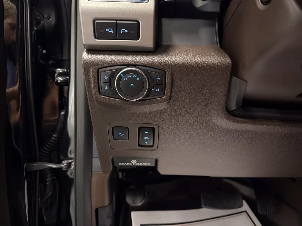 Used 2022 Black Ford King Ranch image 21