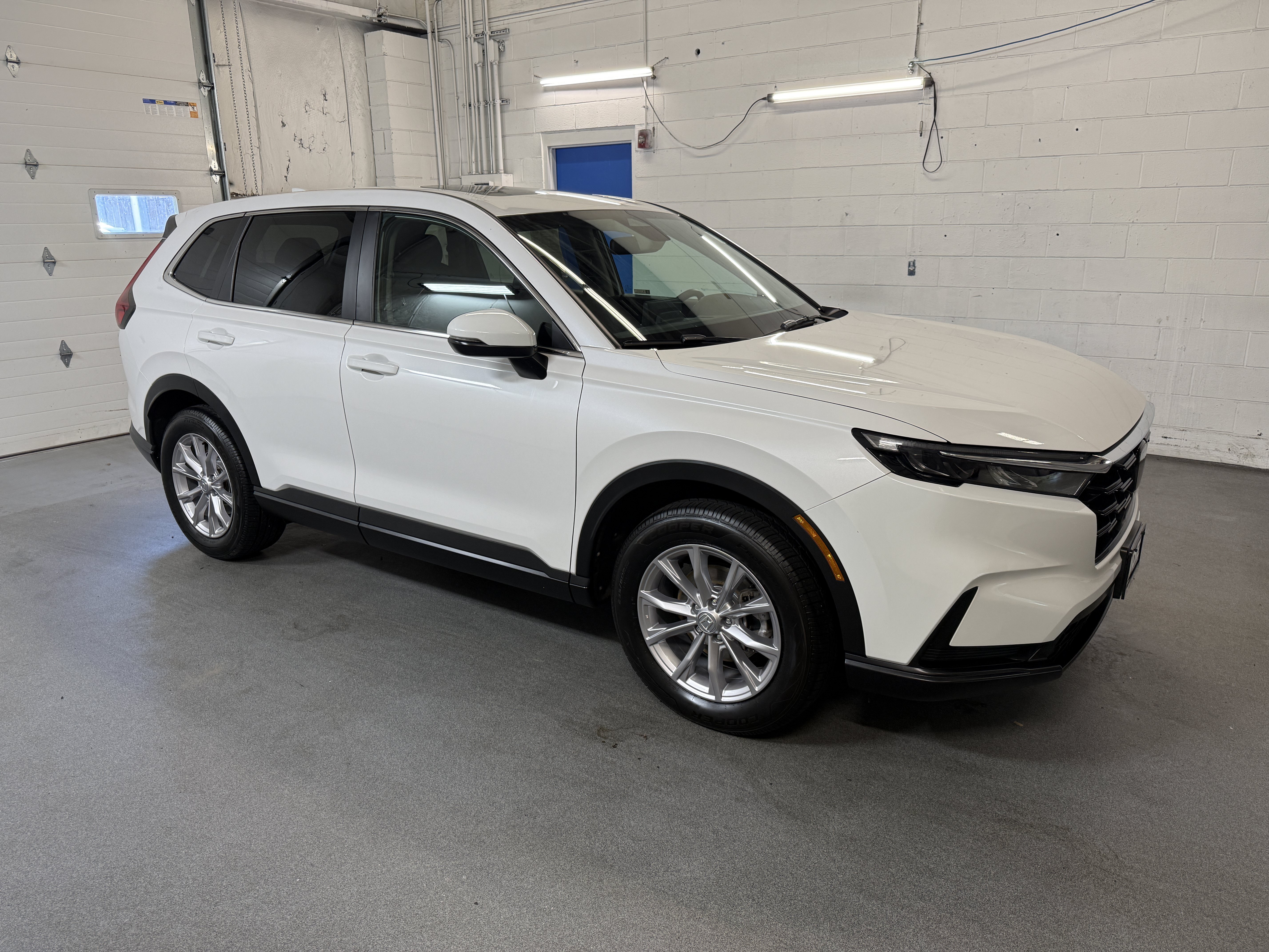 Used 2024 Platinum White Pearl Honda EX image 11