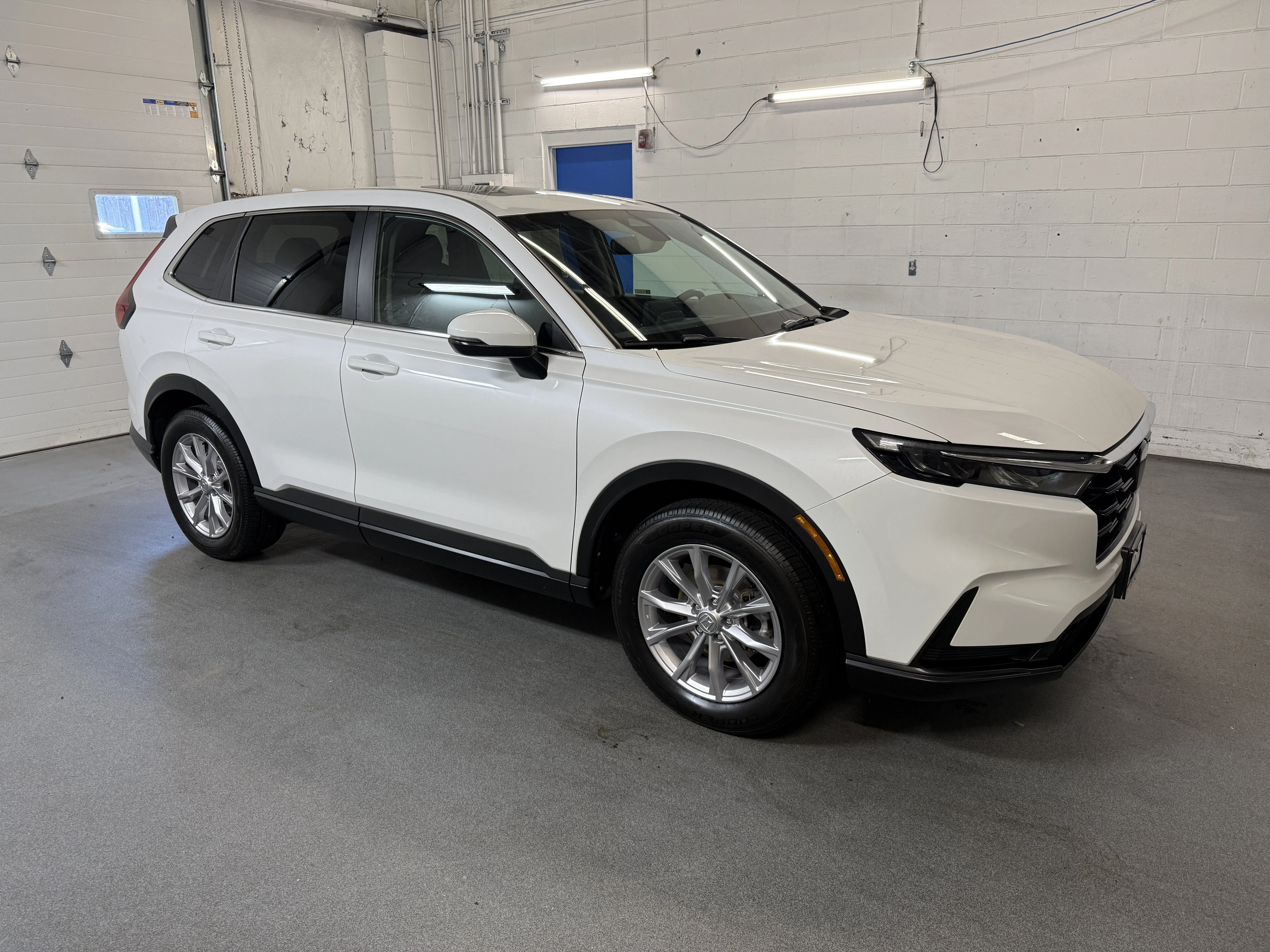 Certified Used 2024 Platinum White Pearl Honda EX image 11