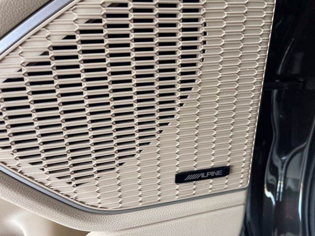 Used 2021  Jeep Limited image 16