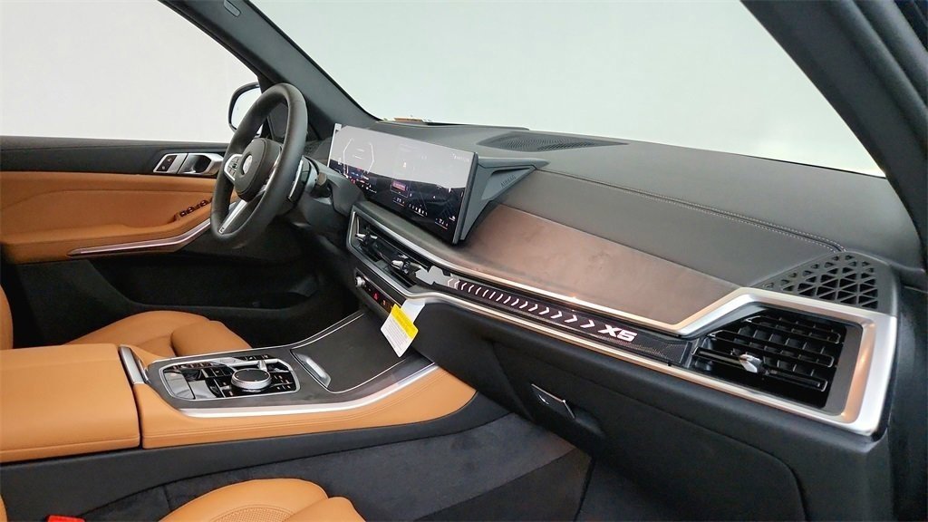 Used 2026 Tanzanite Blue II Metallic BMW xDrive40i image 9