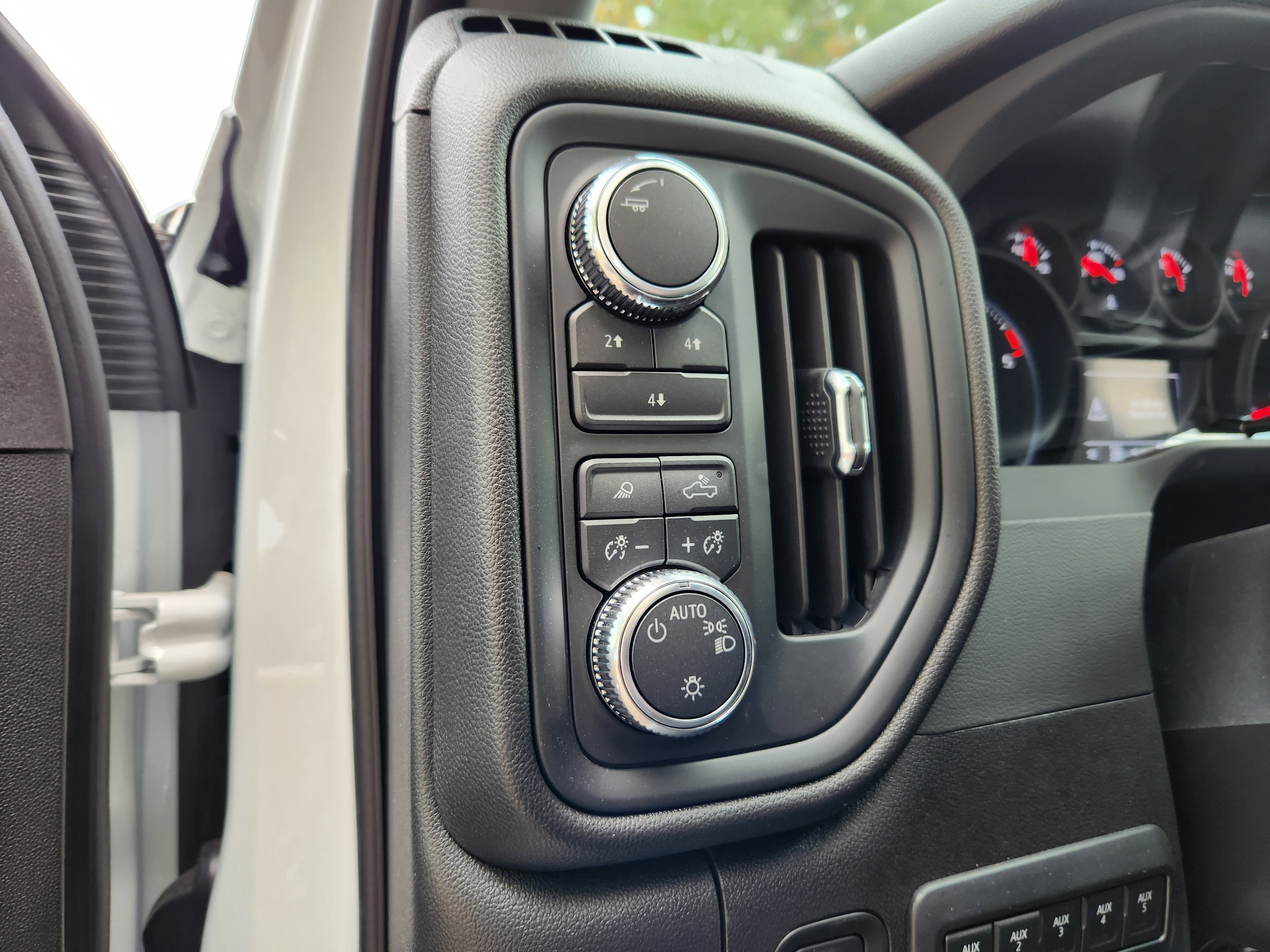 2025 GMC Sierra 3500HD Pro - Photo 7
