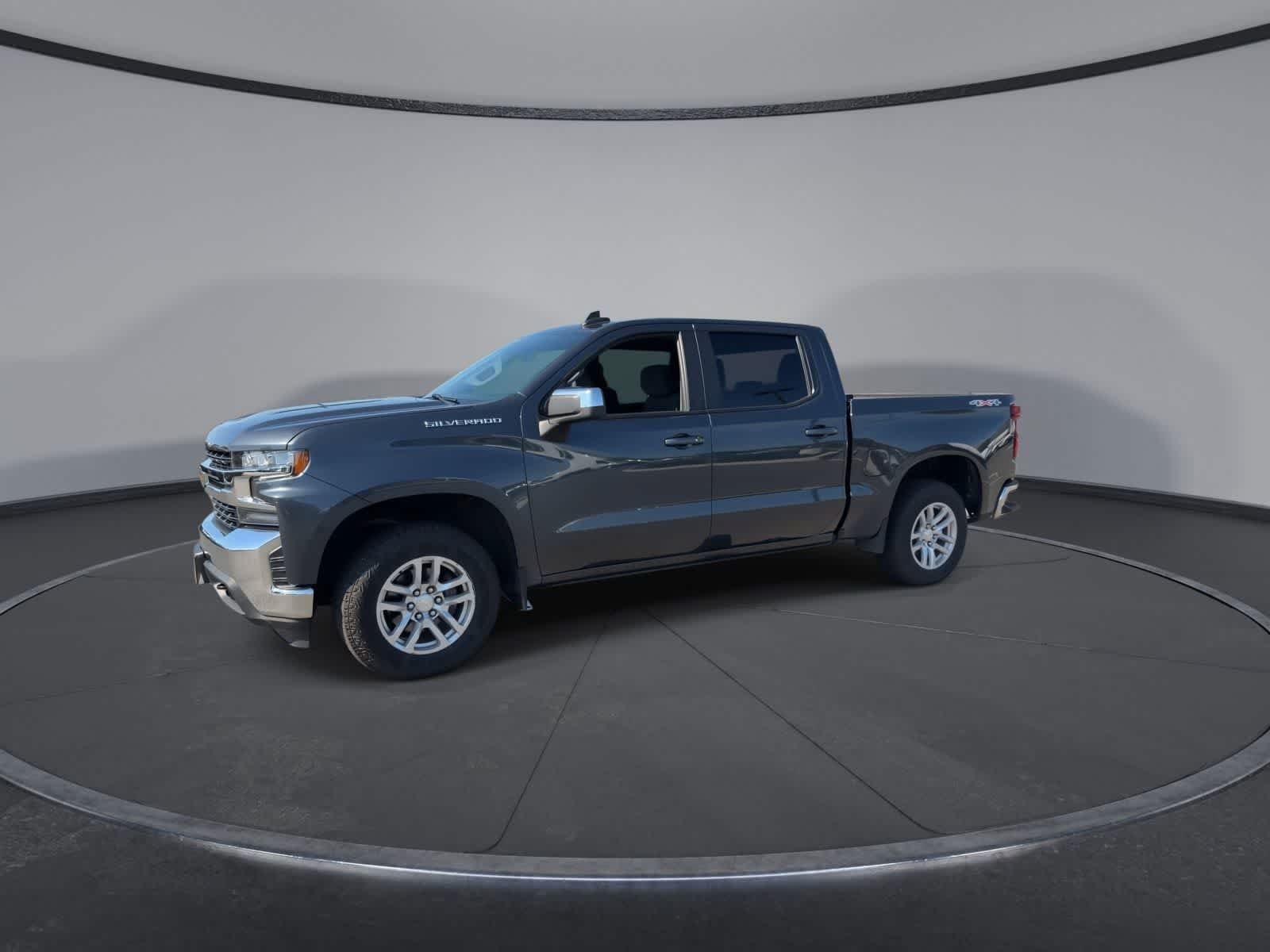 Used 2022 Shadow Gray Metallic Chevrolet LT image 4