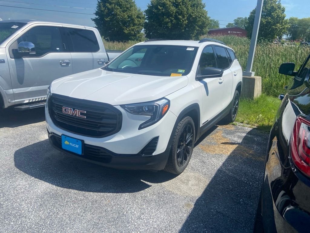 Used 2020 Summit White GMC SLE image 3