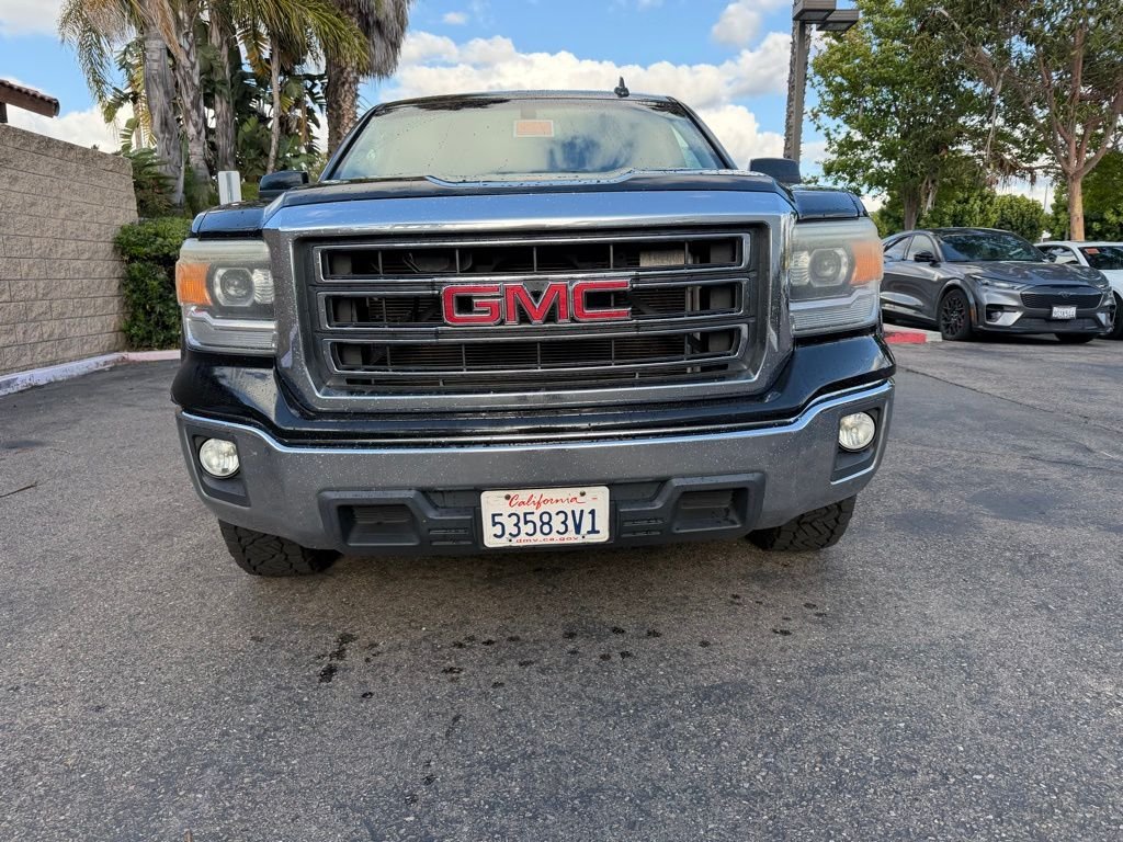 Used 2015 Black GMC SLE image 3