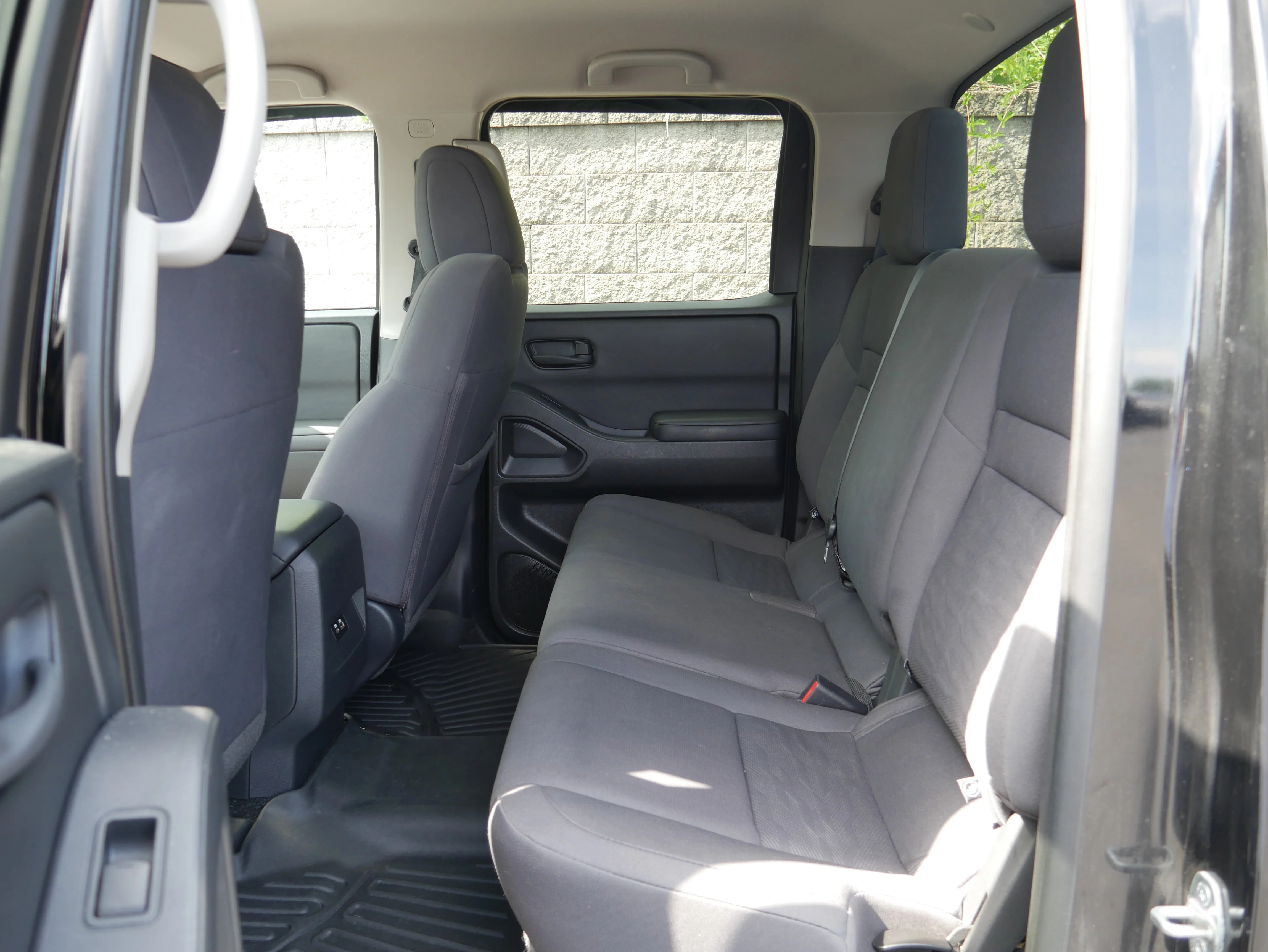 2023 Nissan Frontier S - Photo 14