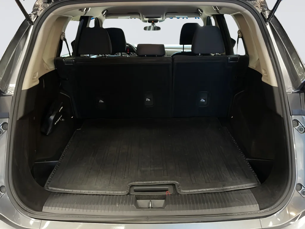 Used 2024 Gray Nissan S image 34