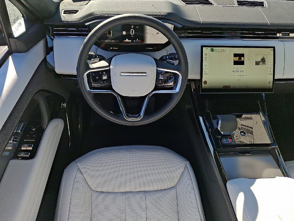 New 2027 Borasco Grey Land Rover SE image 7
