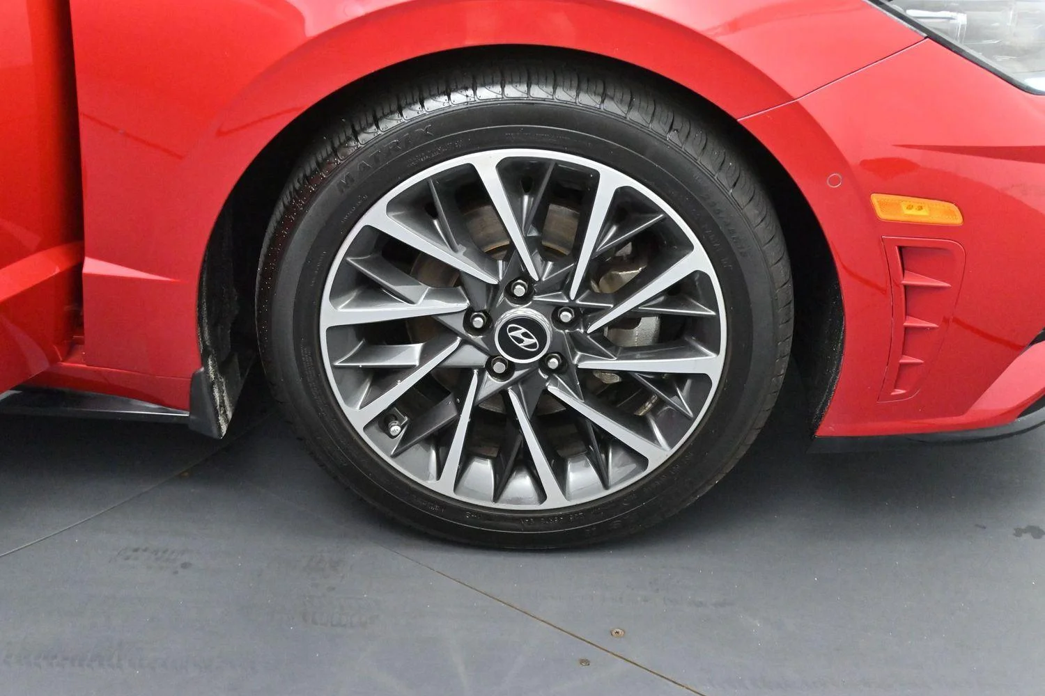 Used 2021 Calypso Red Hyundai Limited image 36