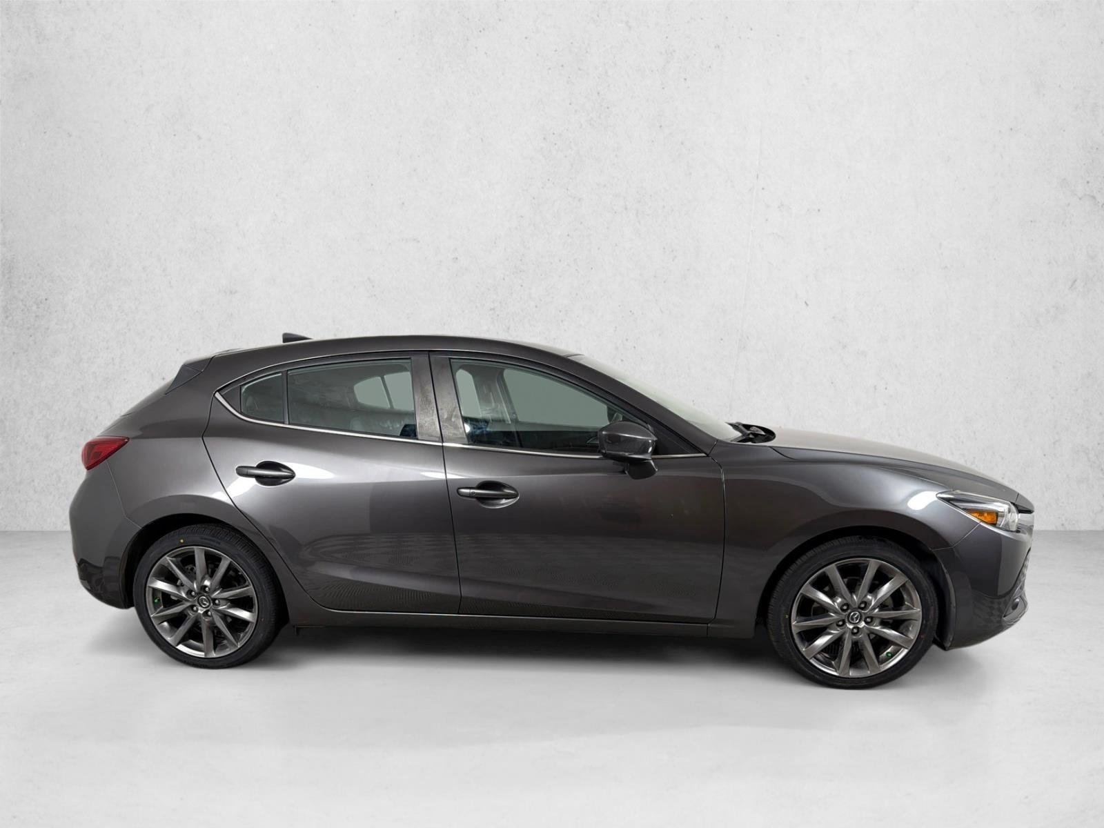 Used 2018 Machine Gray Metallic Mazda Grand Touring image 3
