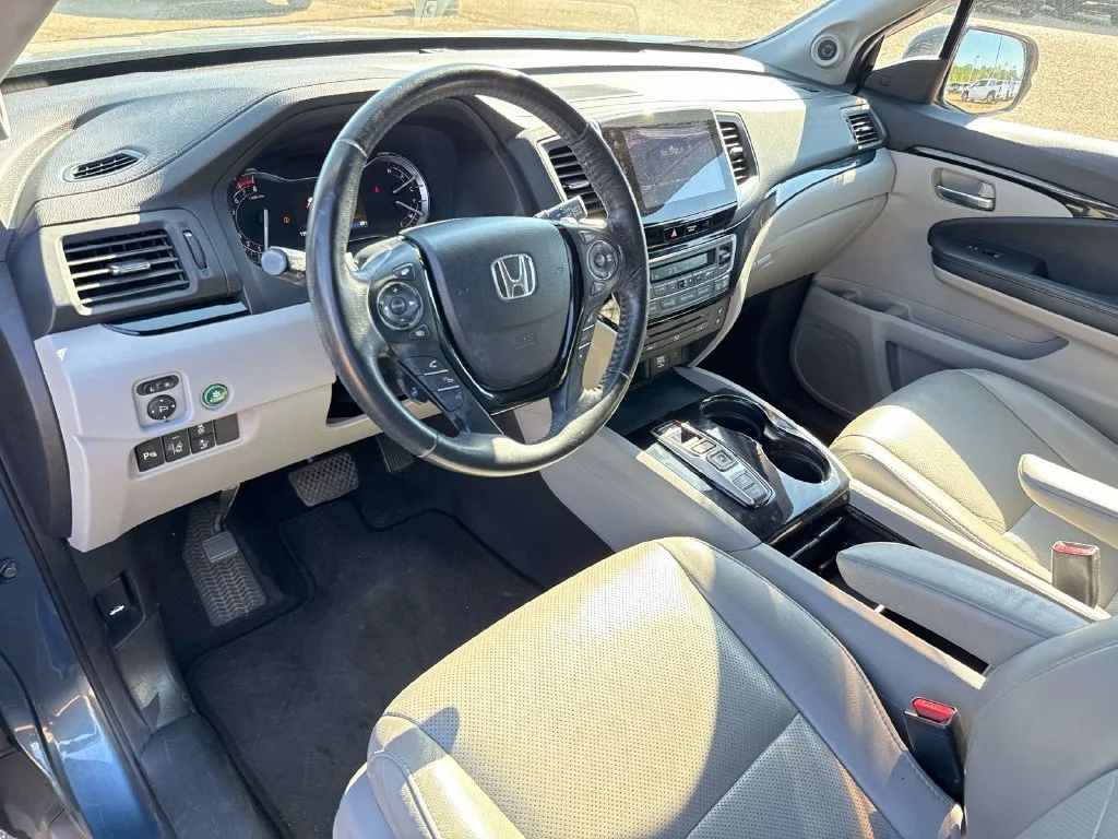 Used 2017 Blue Honda Elite image 28