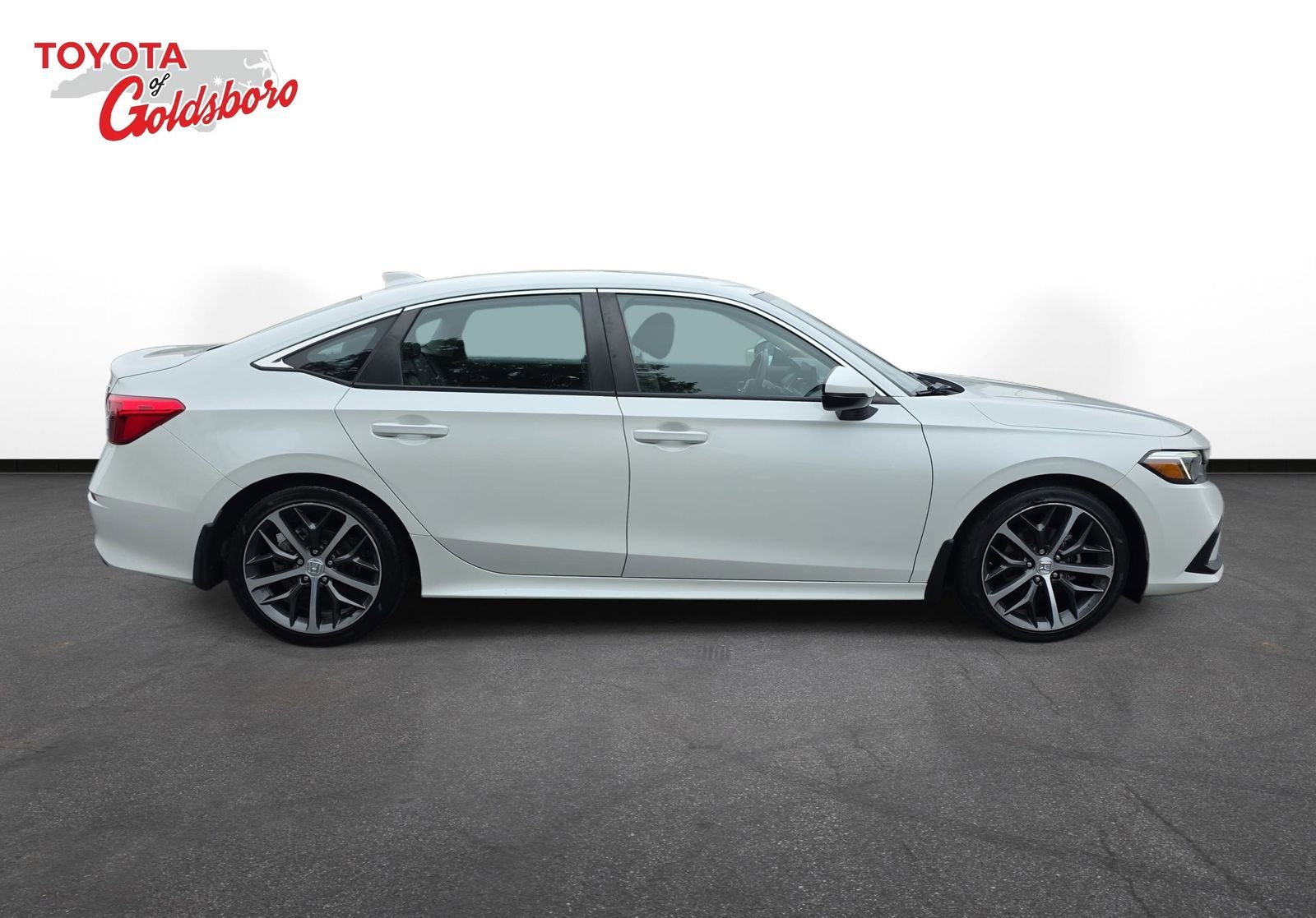 Used 2024  Honda Touring image 4