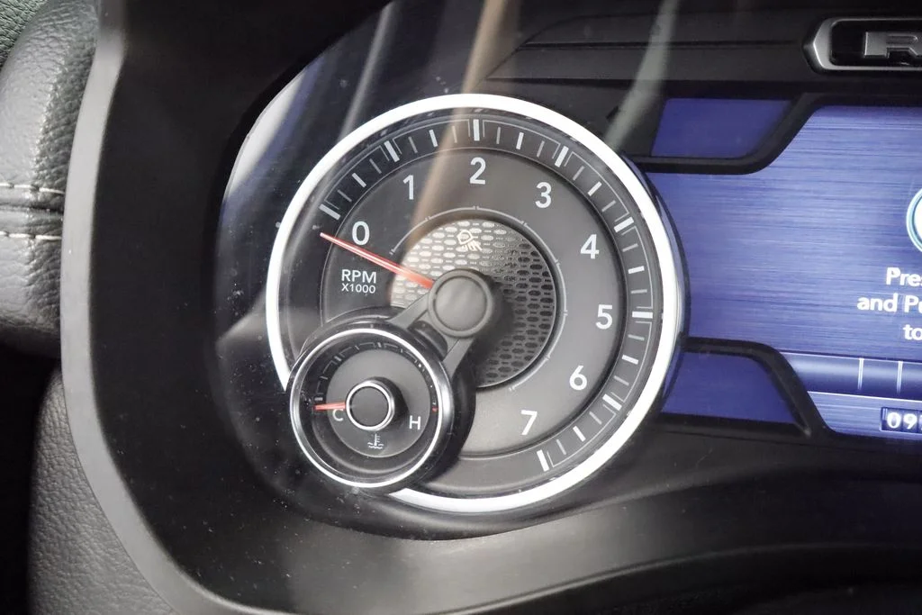 Certified Used 2019 Blue Ram Laramie image 30