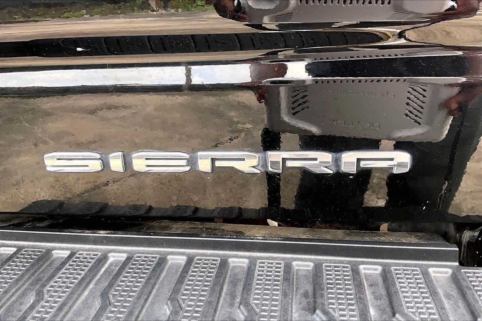 Used 2022 Onyx Black GMC Denali image 10
