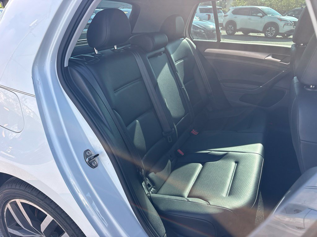 Used 2016 White Volkswagen TSI SE 4-Door image 17