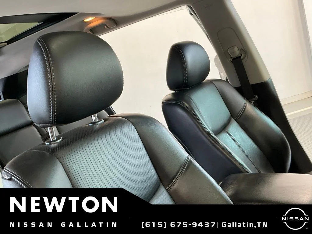 Used 2019 Pearl White Nissan Platinum image 20
