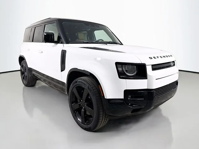 New 2026 Fuji White Land Rover X-Dynamic SE image 3