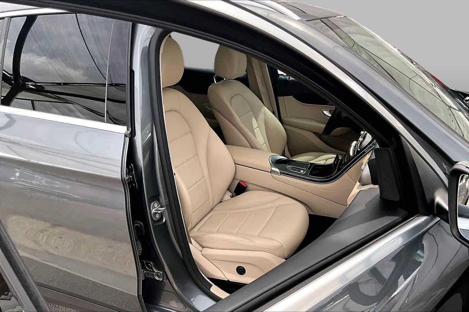 Used 2020 Selenite Grey Metallic Mercedes-Benz GLC 300 image 9