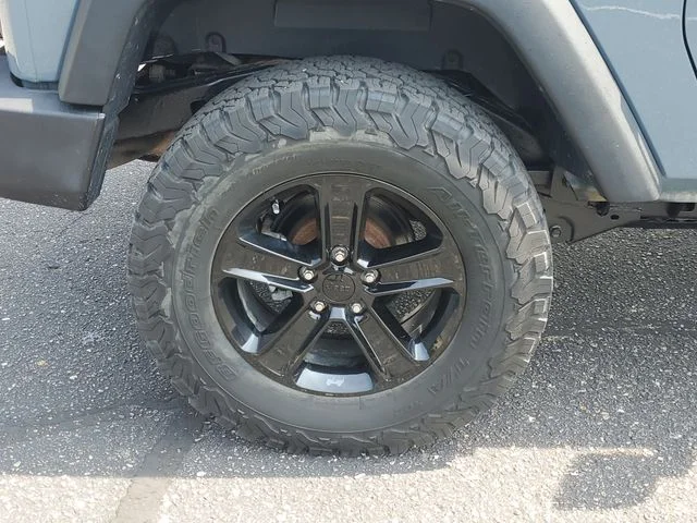 Used 2015 Gray Jeep Sport image 5