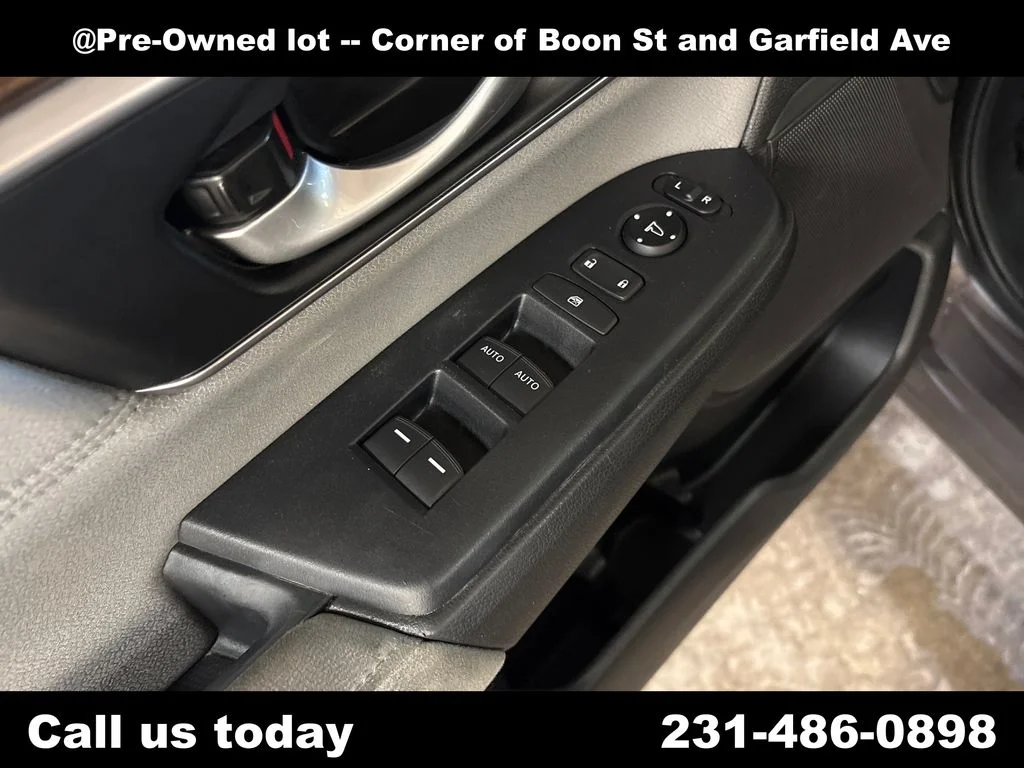 Used 2021  Honda EX image 15