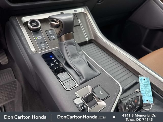 Used 2024 Mica Lexus 550 Premium+ image 23
