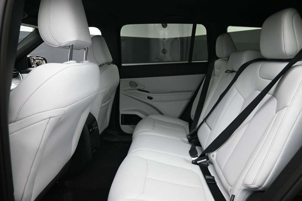 New 2026 Diamond Black Crystal Pearlcoat Jeep Limited image 10