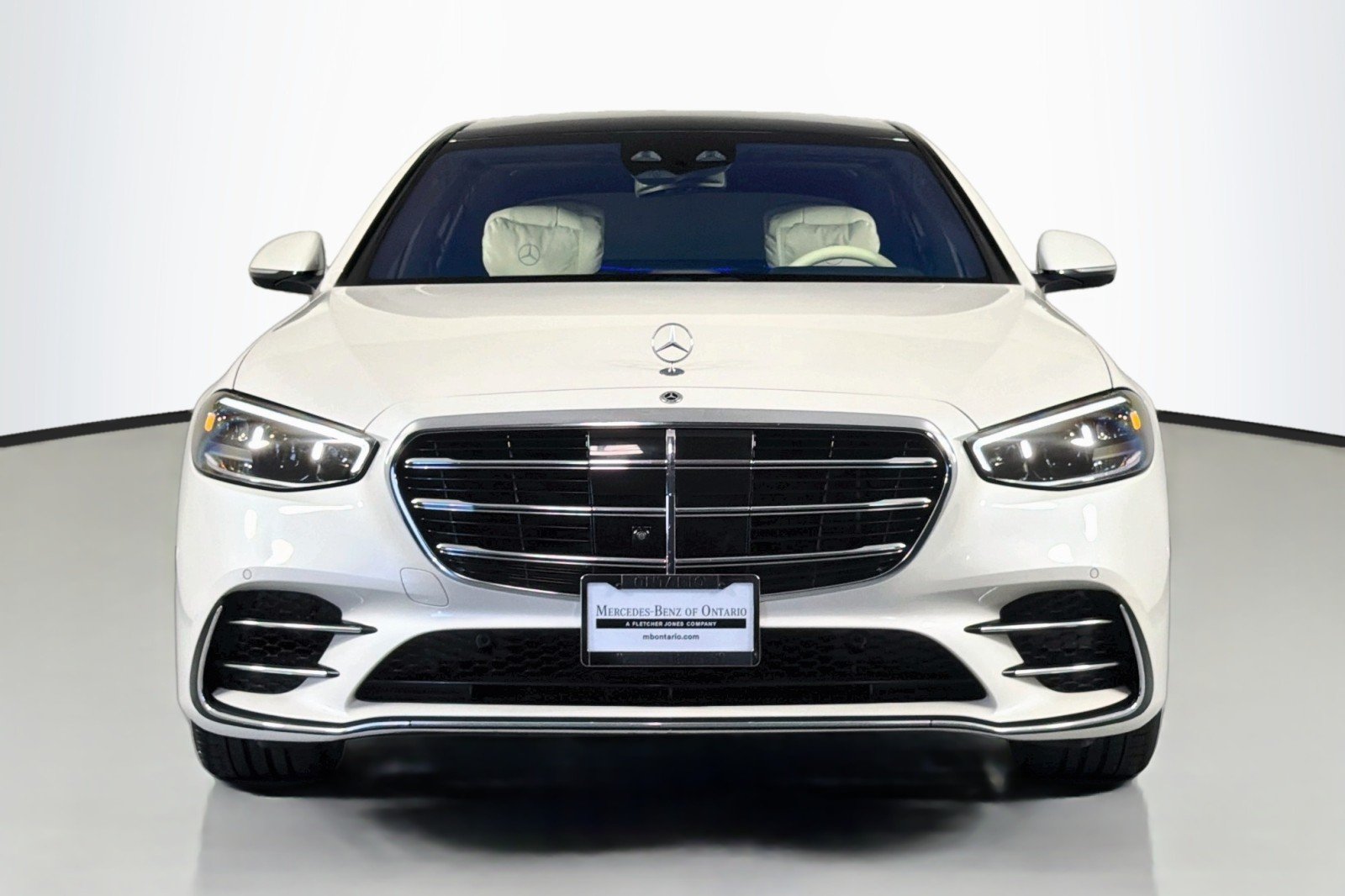 Certified Used 2023 MANUFAKTUR Diamond White Mercedes-Benz S 580 image 2