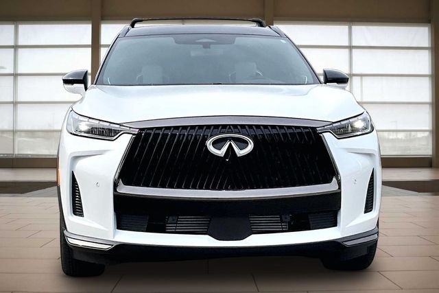 New 2027 2T RAD WHT INFINITI Autograph image 3