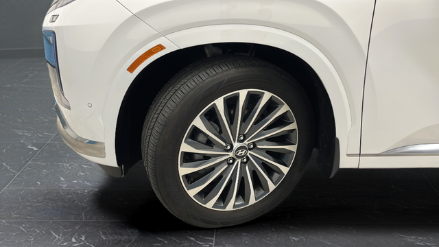 Used 2025 Hyper White Hyundai Calligraphy image 41