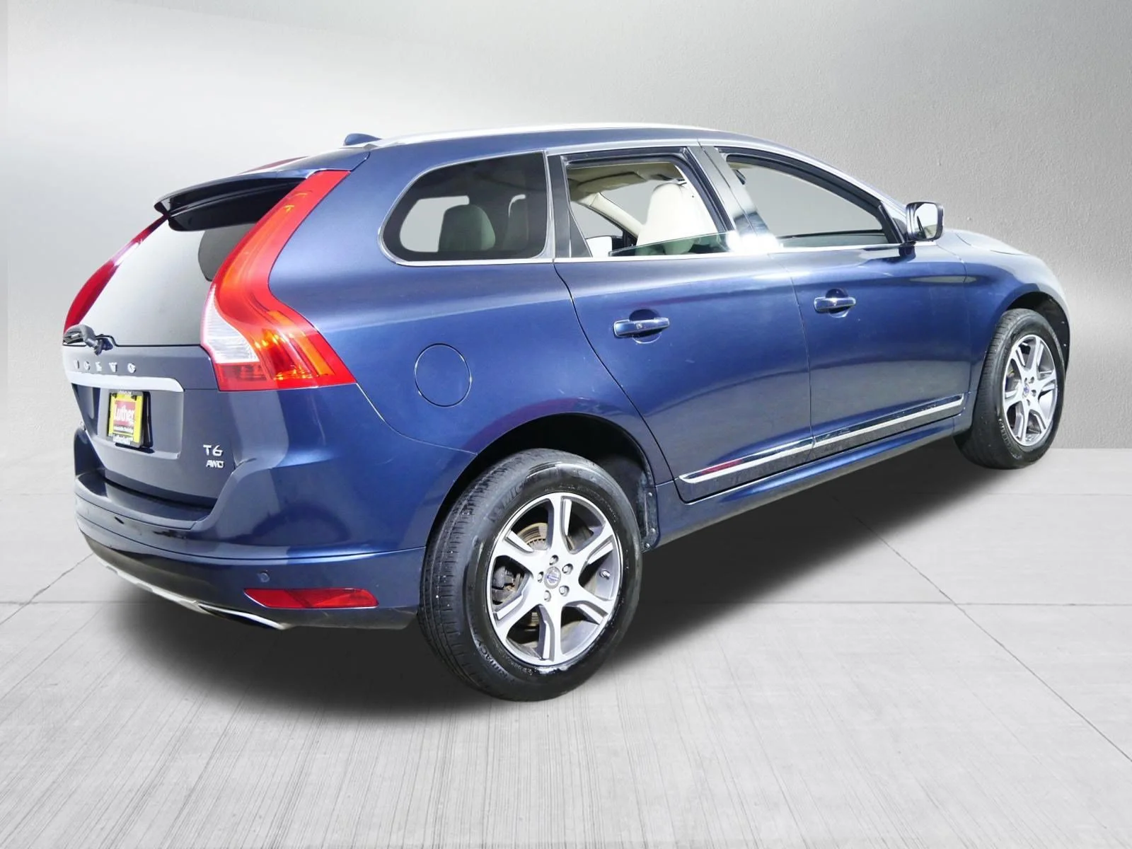 Used 2015 Caspian Blue Metallic Volvo T6 image 7