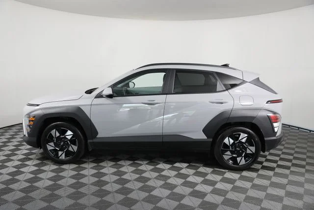 Used 2025 Gray Hyundai SEL Convenience image 18