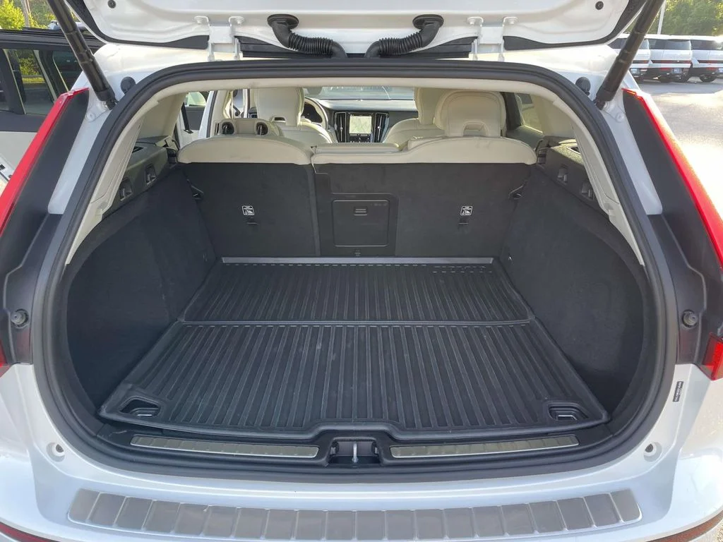 2025 Volvo V60 Cross Country Plus - Photo 30