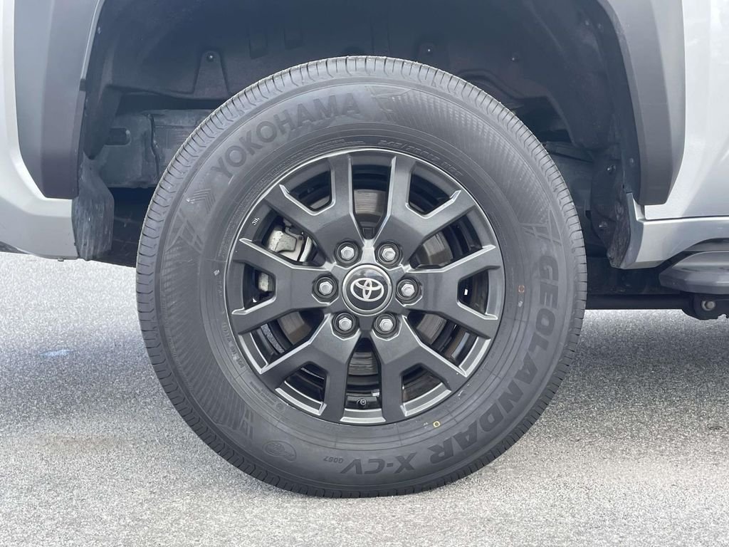 Used 2025 Cutting Edge Toyota SR5 image 35