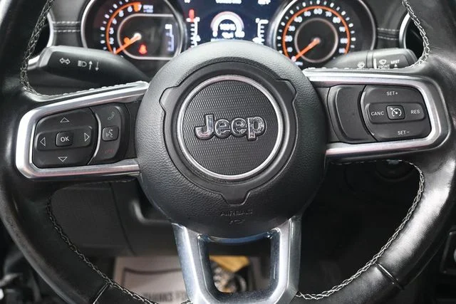 Certified Used 2022 Black Clearcoat Jeep Overland image 9