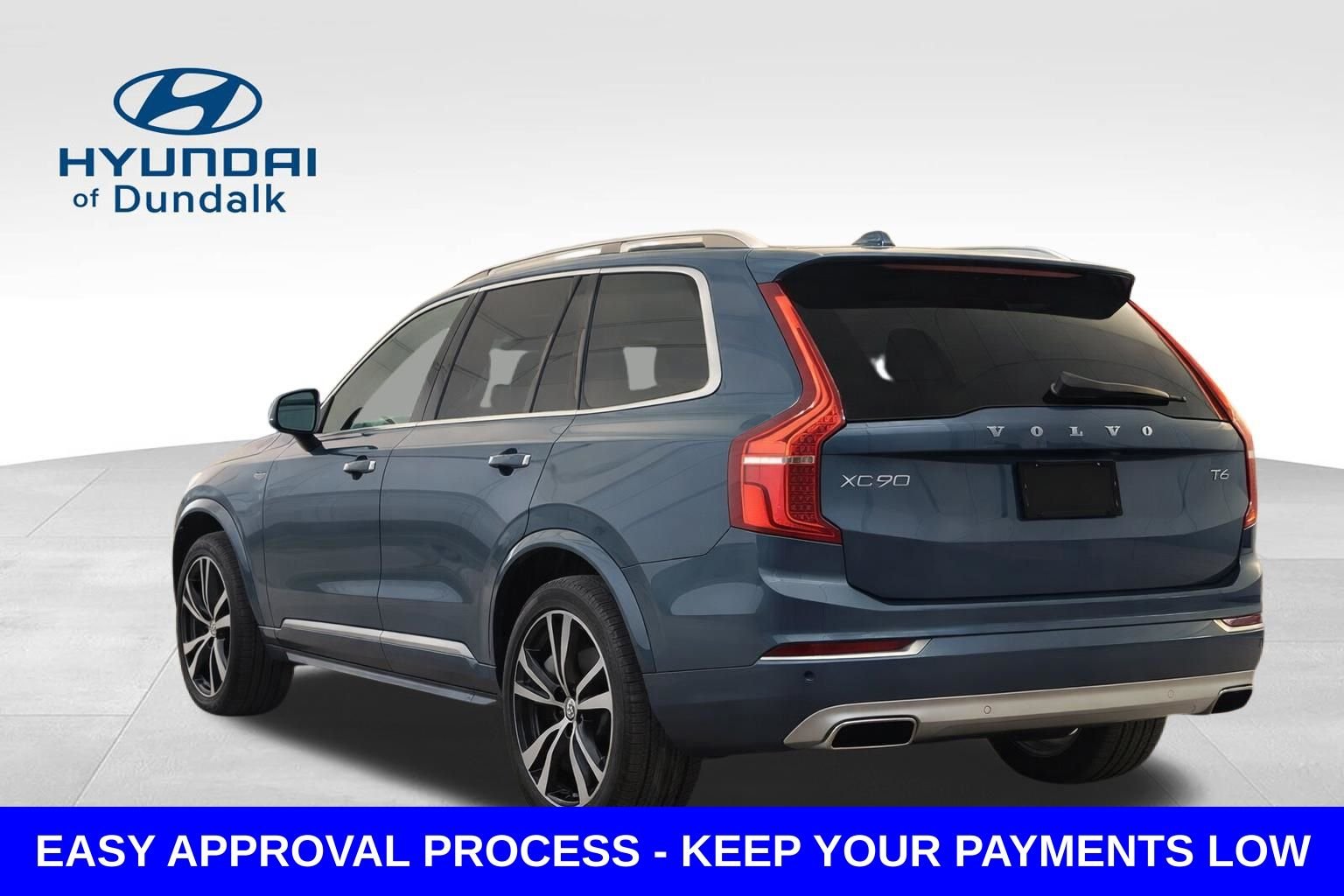 Used 2018 Blue Volvo T6 Momentum image 5