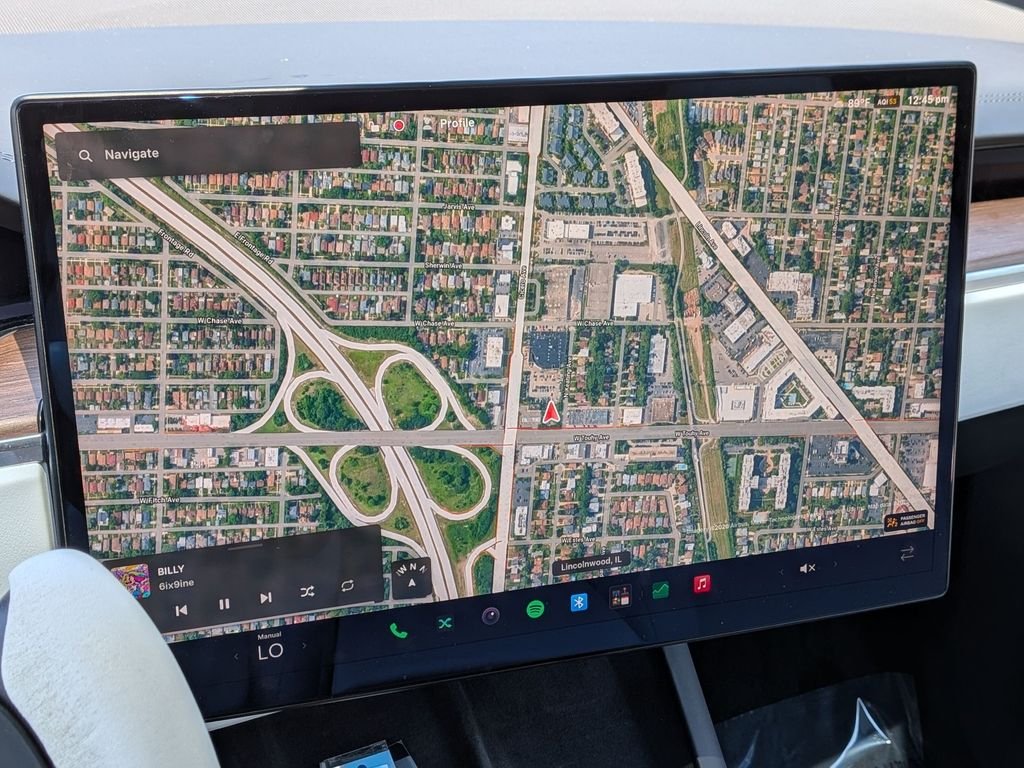 Used 2023 White Tesla Standard Range image 7