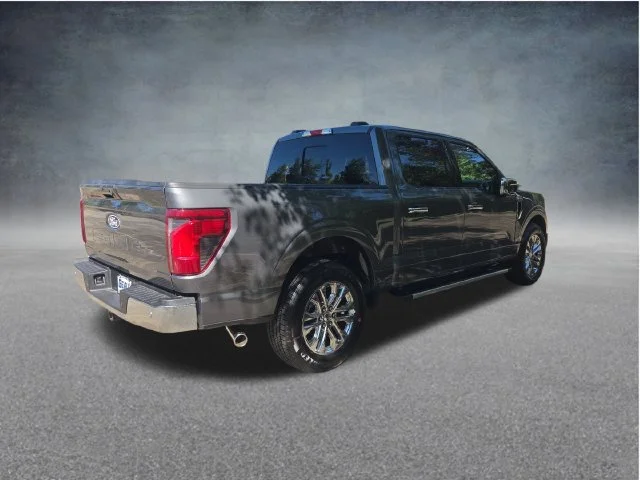 New 2026 Carbonized Gray Metallic Ford XLT image 8