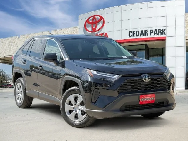 2025 Toyota RAV4 LE
