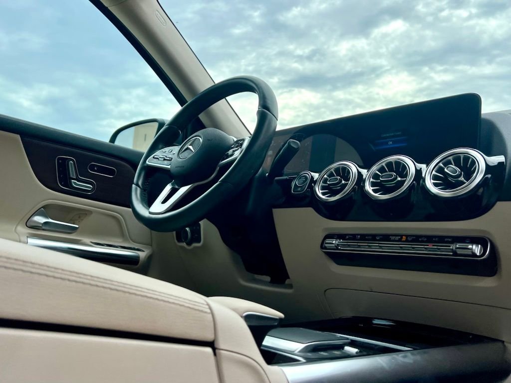 Certified Used 2023 Gray Mercedes-Benz GLA 250 image 9