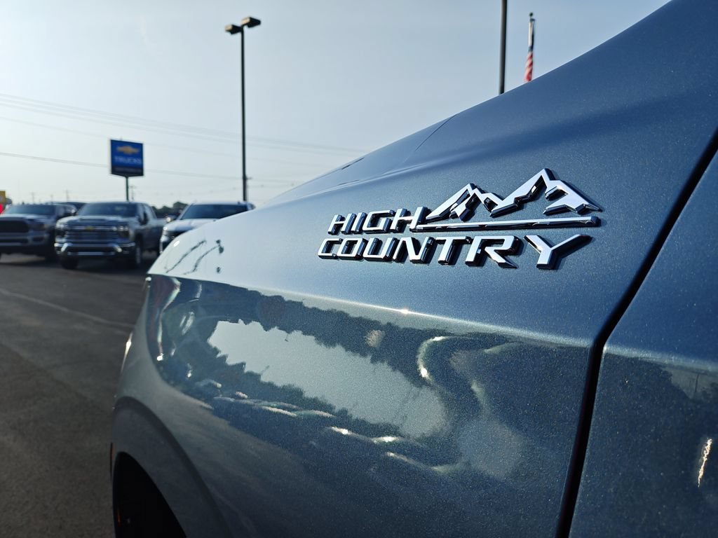 2026 Chevrolet Suburban High Country - Photo 28