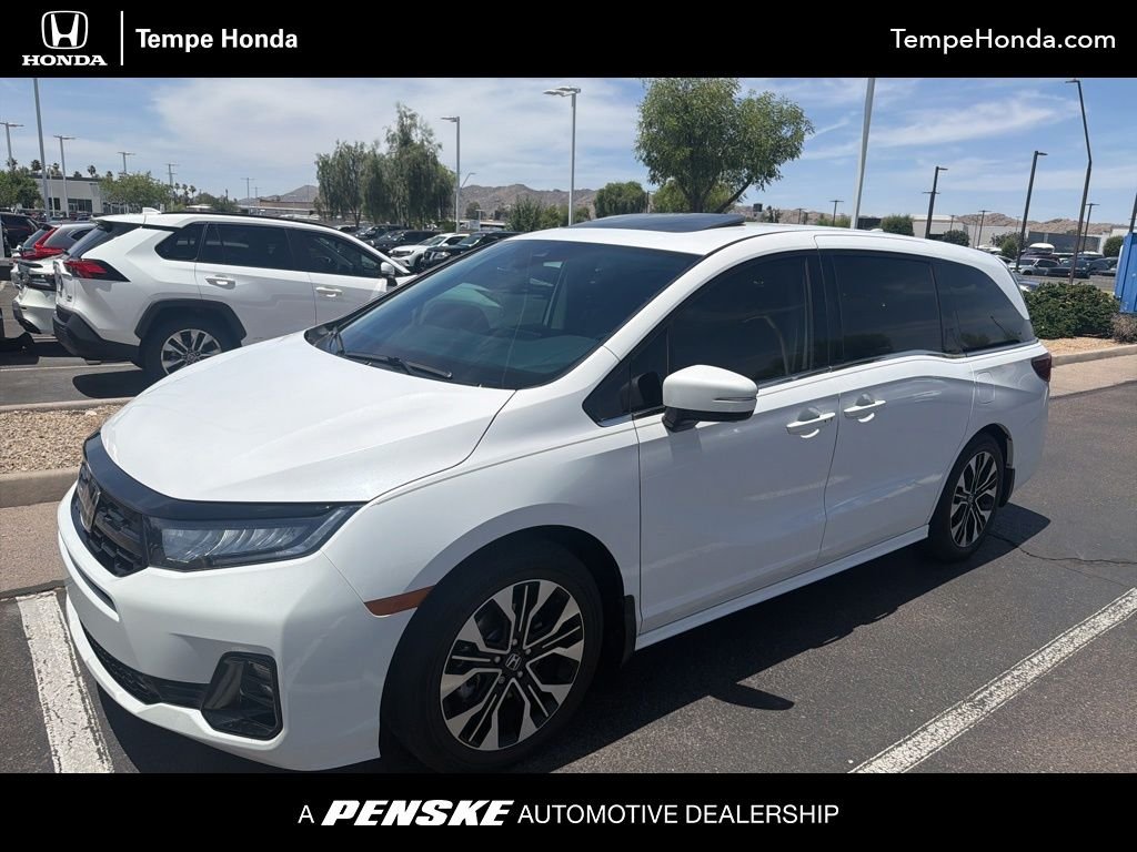 2025 Honda Odyssey Elite's photo