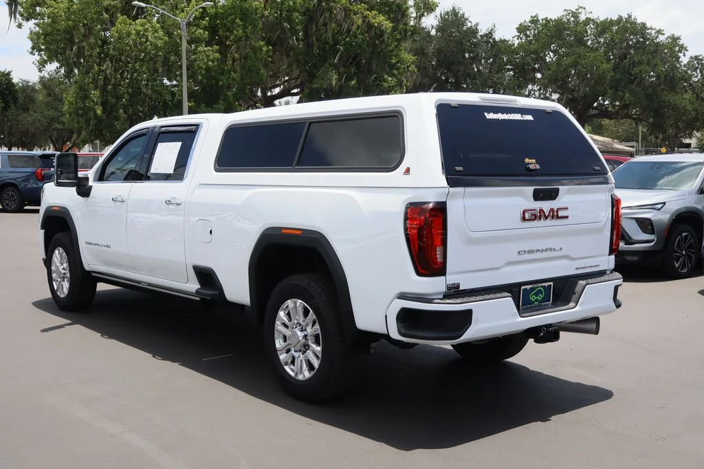 Used 2022 White GMC Denali image 7