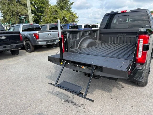 New 2026 Agate Black Metallic Ford F-250® Lariat® image 59