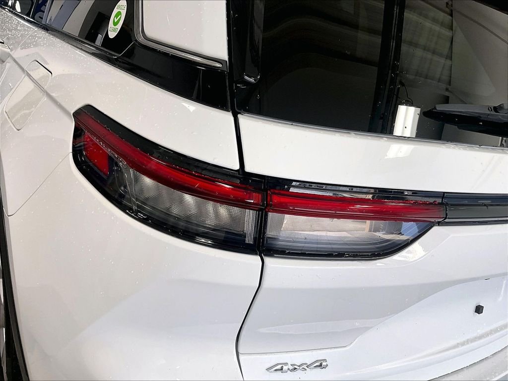 Used 2022 Bright White Clearcoat Jeep Limited image 33