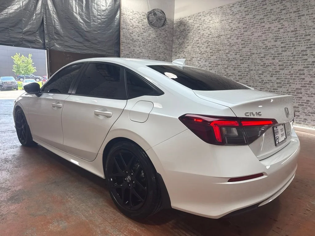 Used 2025 Platinum White Pearl Honda Sport image 5