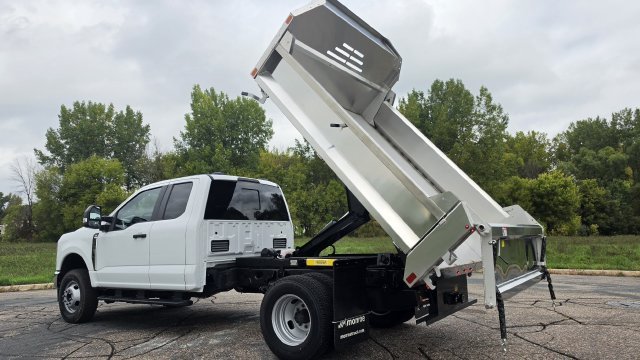 New 2026 Oxford White Ford XL image 10