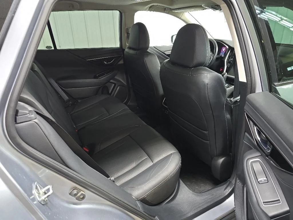 Used 2023 Ice Silver Metallic Subaru Touring XT image 18